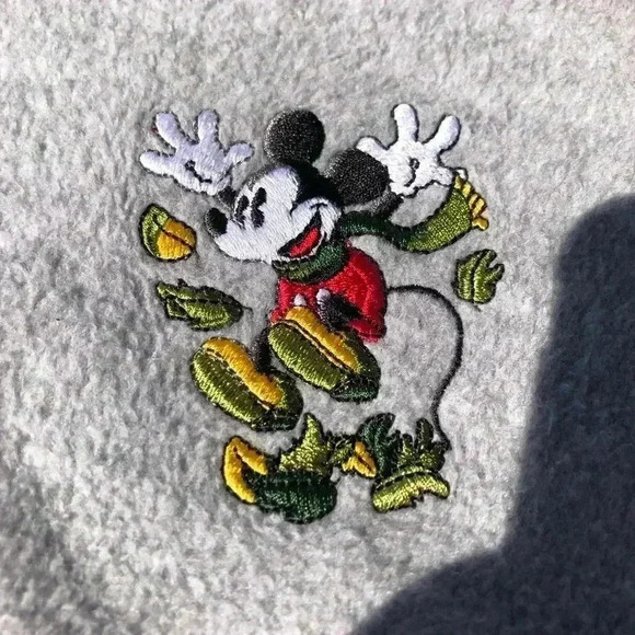 Disney Mickey Unlimited Mickey Mouse Embroidered Fleece 1/4 Zip Pull Over Size S - Picture 2 of 2